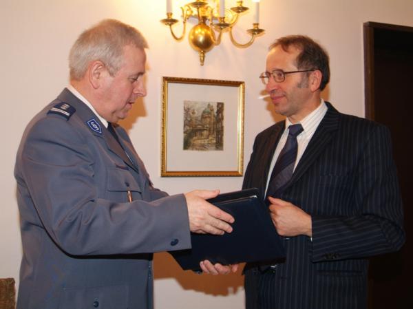 Umowa PK z policja 124.jpg